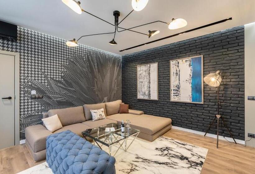 آپارتمان لوکس 1 خوابه, Casa Verdi