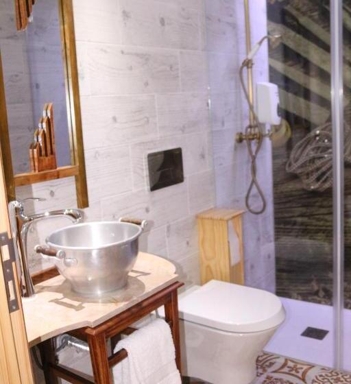 Номер Стандарт, Hostel O Torneiro
