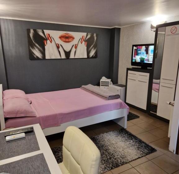 Quarto Estandar, Vila Sara