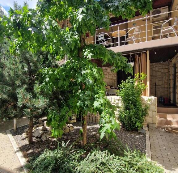Quarto Estandar, Vila Sara