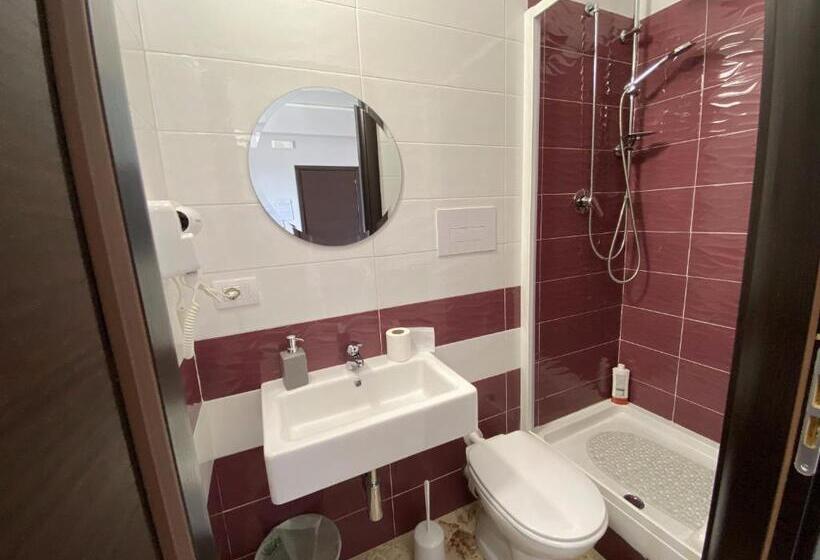 Номер Стандарт с Балконом, B&b Dei Rota Affittacamere Mercato San Severino Salerno