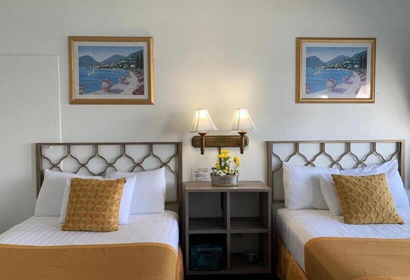 חדר סטנדרט נוף לבריכה, International Inn On The Bay