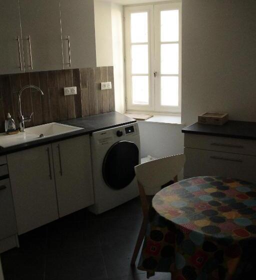 Апартаменты 1 Спальня Нижний Этаж, Hostel Du Lapin Blanc