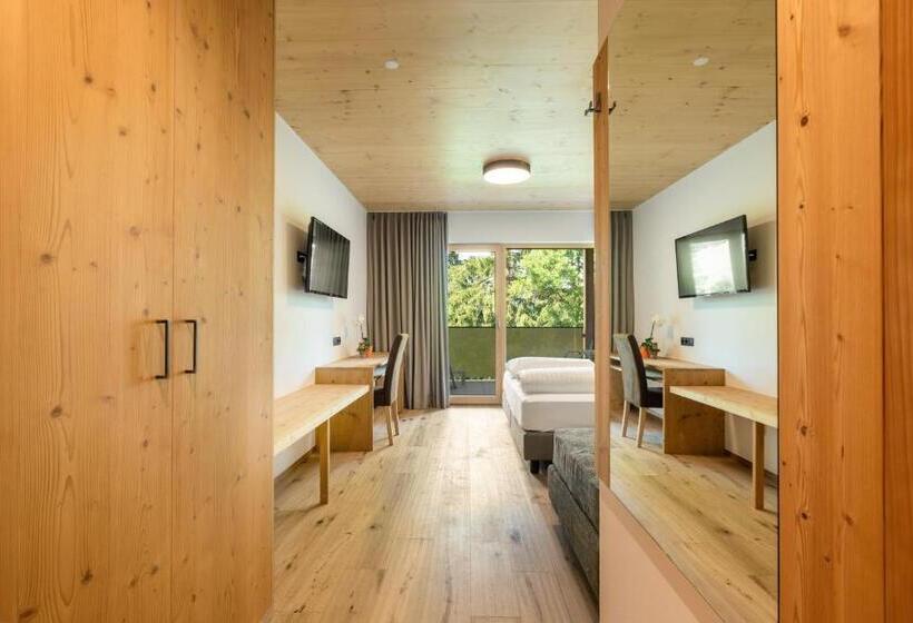 Номер Стандарт, Moserhof