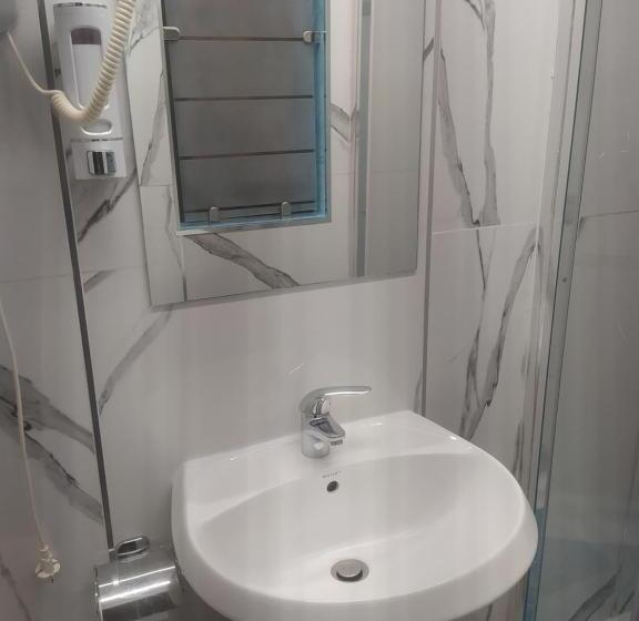 اتاق لوکس با بالکن و چشم‌انداز دریا, Casa Privata Relax Piazza Maria Anania Vico N4