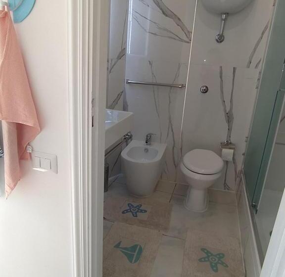 Standard room with outdoor bath, Casa Privata Relax Piazza Maria Anania Vico N4