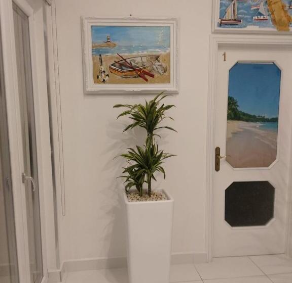 Standard room with outdoor bath, Casa Privata Relax Piazza Maria Anania Vico N4