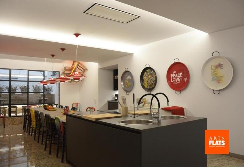 اتاق استاندارد با سرویس بهداشتی مشترک, Art&flats Hostel