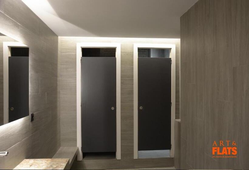 اتاق استاندارد یک تخته با سرویس بهداشتی مشترک, Art&flats Hostel