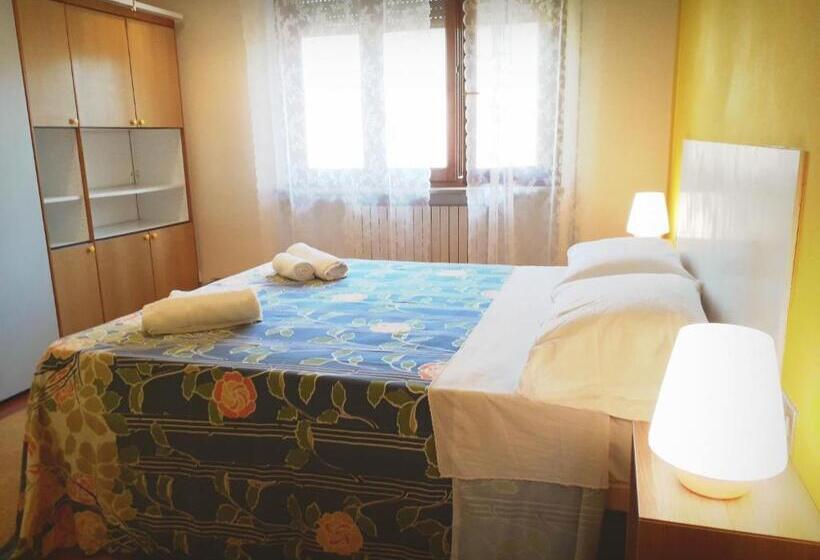اتاق استاندارد با سرویس بهداشتی مشترک, Home Sweet Home Affittacamere   Lucca