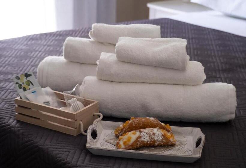 اتاق لوکس با چشم‌انداز باغ, Viaggio In Sicilia B&b