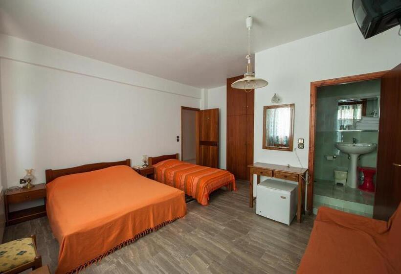 اتاق استاندارد سه نفره, Athina