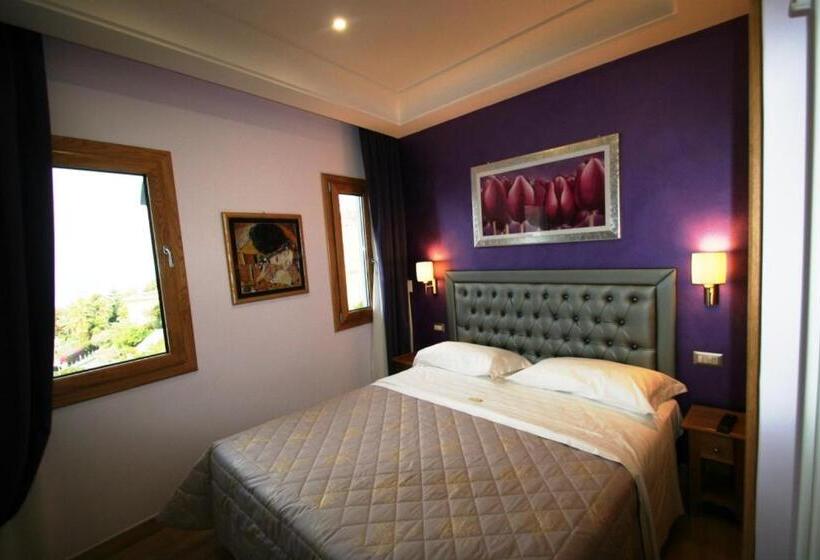 سوییت با چشم‌انداز دریا, B&b Dea Fortuna