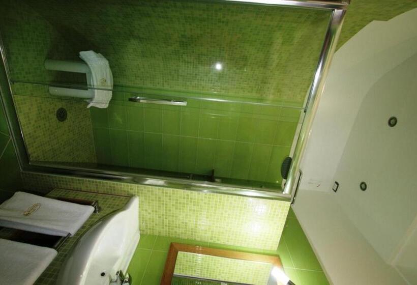 سوییت جونیور با چشم‌انداز دریا, B&b Dea Fortuna