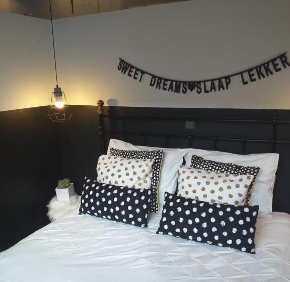 اتاق استاندارد چهار تخته, B&b Sjlaope Biej De Sjlèchter