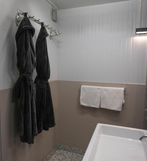 استودیوی استاندارد, B&b Sjlaope Biej De Sjlèchter
