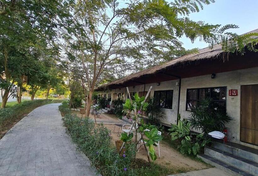 Номер Стандарт Вид на Сад, Naga Tara Boutique Resort