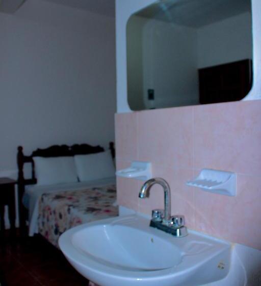 Quarto Estandar, Nicte Ha