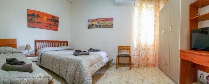 Standard room with outdoor bath, Metro Guest House