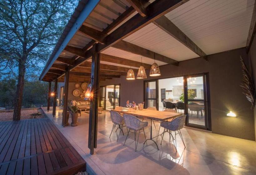 جناح سوبيريور, Bushwillow Private Villa