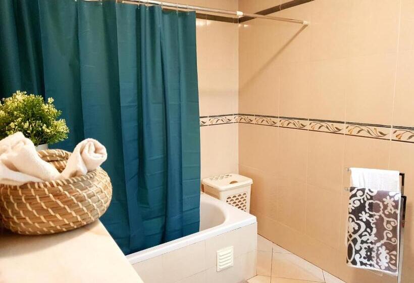 سوییت لوکس, Downtown Guest House