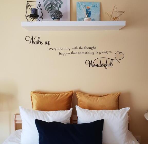 اتاق استاندارد با بالکن, Downtown Guest House