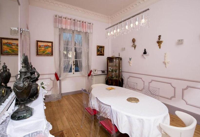 اتاق خانوادگی, Villa Dufresne