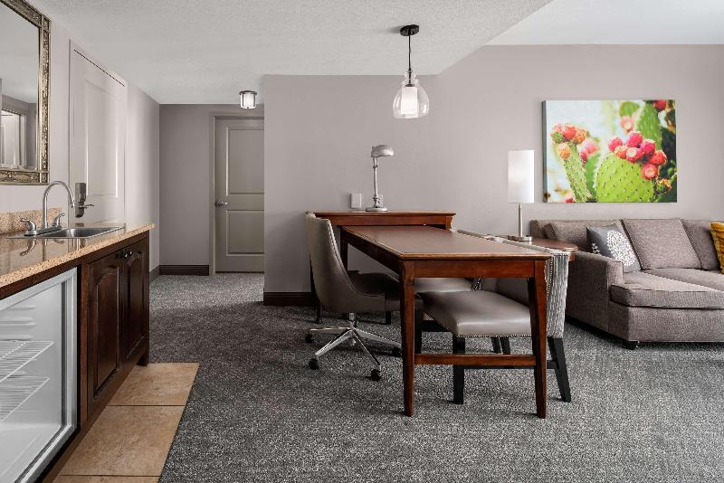 Suite 2 Dormitoris, Embassy Suites San Antonio Riverwalk Downtown