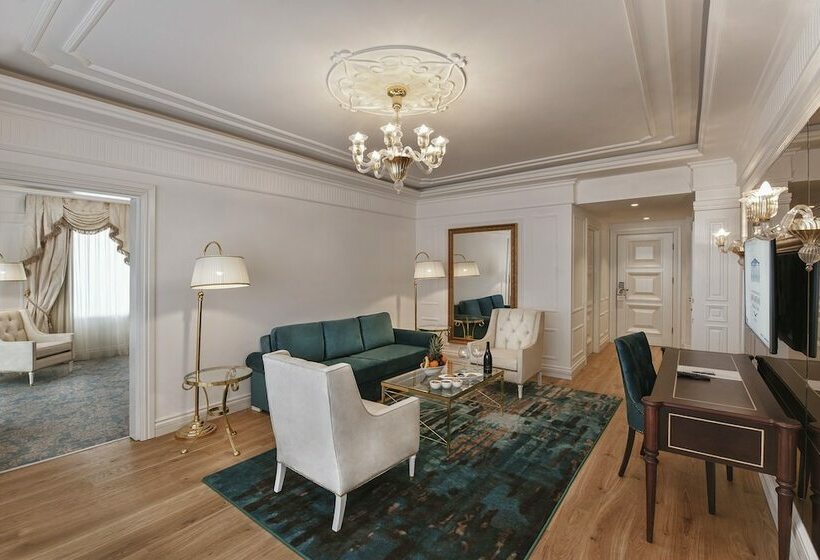 سوییت جونیور, Kaya Artemis Resort & Casino