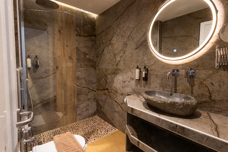 Люкс с Бассейном, Royal Hotel And Suites