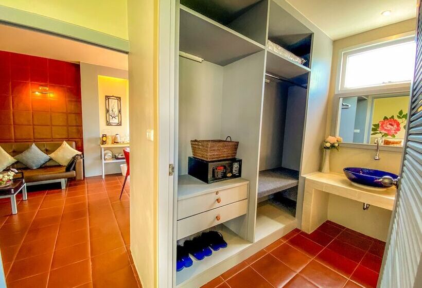 اتاق اجرایی سه نفره, Sino House Phuket Hotel   Sha Plus