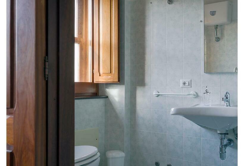 اتاق استاندارد یک نفره, Monastero Santa Chiara Guest House
