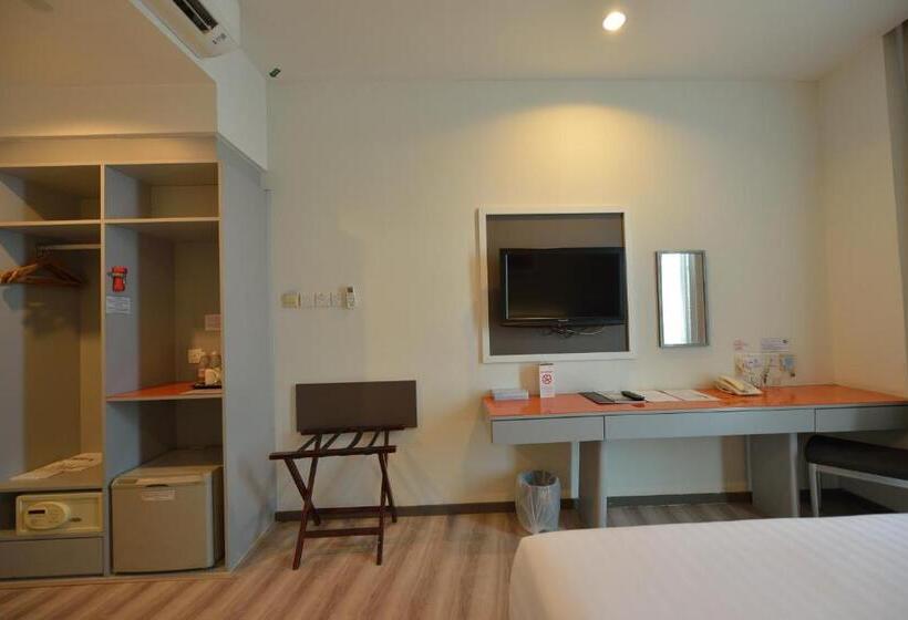 اتاق سوپریور با چشم‌انداز شهر, Abell Hotel Kuching