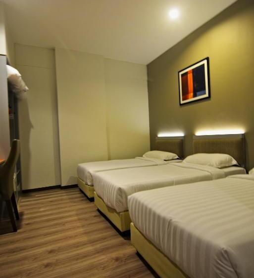 Трехместный Номер Deluxe, Abell Hotel Kuching