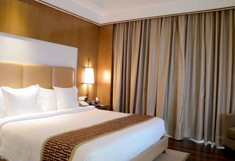 سوییت, Crowne Plaza New Delhi Okhla, An Ihg