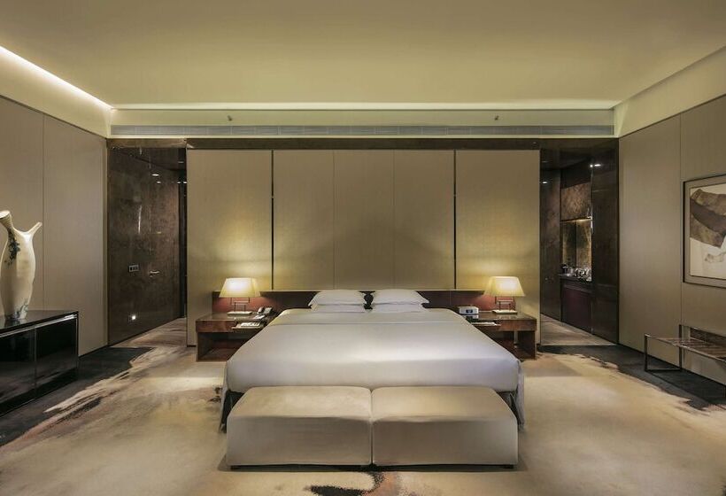 Люкс Повышенной Комфортности, Hilton Guangzhou Tianhe