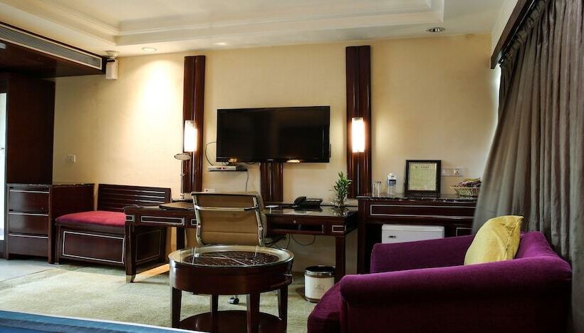 سوئیت رویال, Skycity Hotel Gurgaon