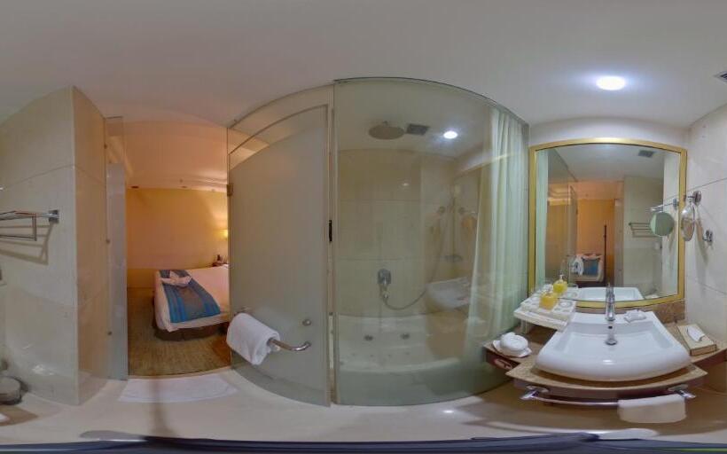 اتاق لوکس, Skycity Hotel Gurgaon