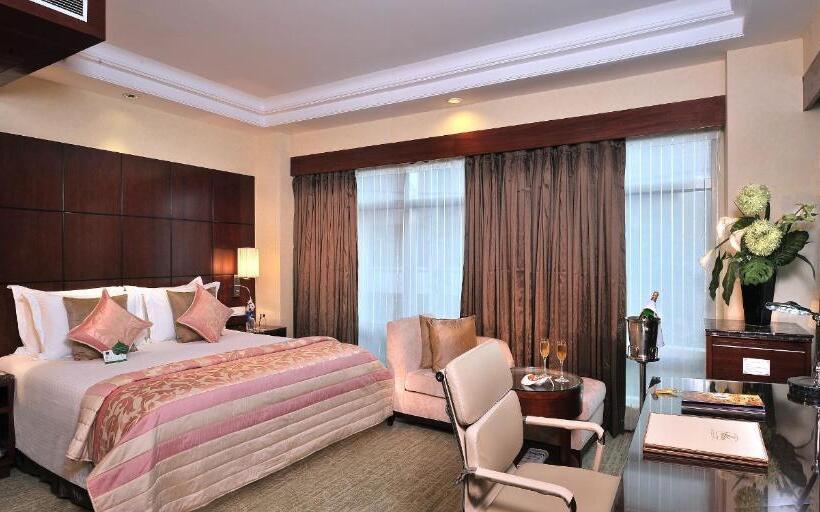 اتاق لوکس, Skycity Hotel Gurgaon