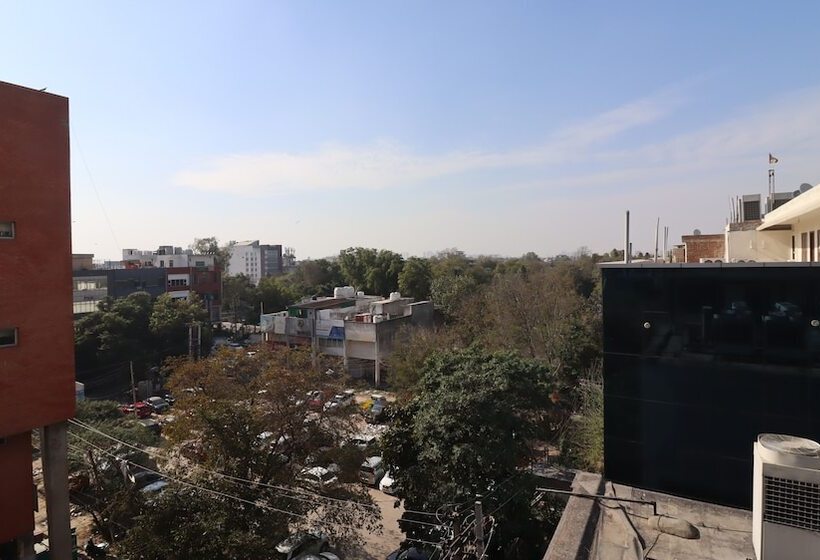 اتاق لوکس یک تخته, Skycity Hotel Gurgaon