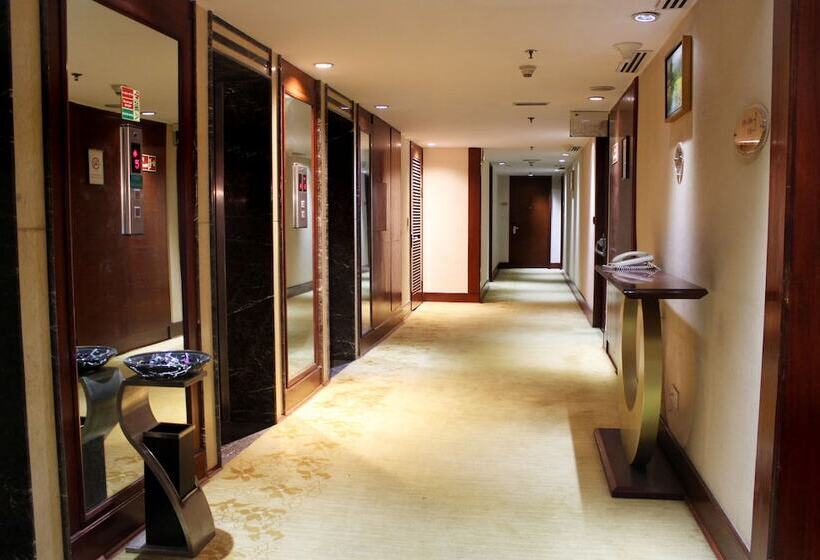 اتاق لوکس, Skycity Hotel Gurgaon