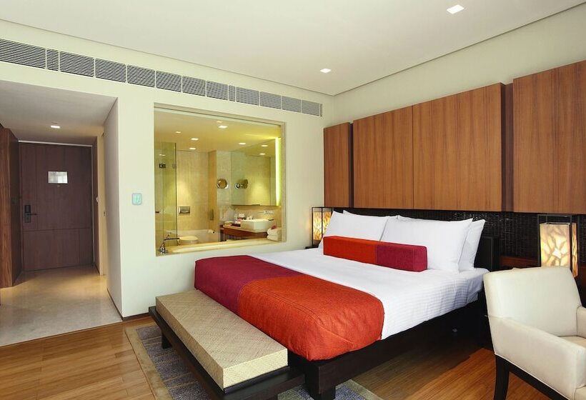 Номер Superior, Vivanta Surajkund, Ncr