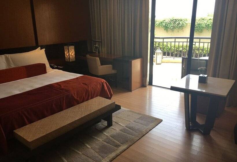 Номер Deluxe Внутренний, Vivanta Surajkund, Ncr