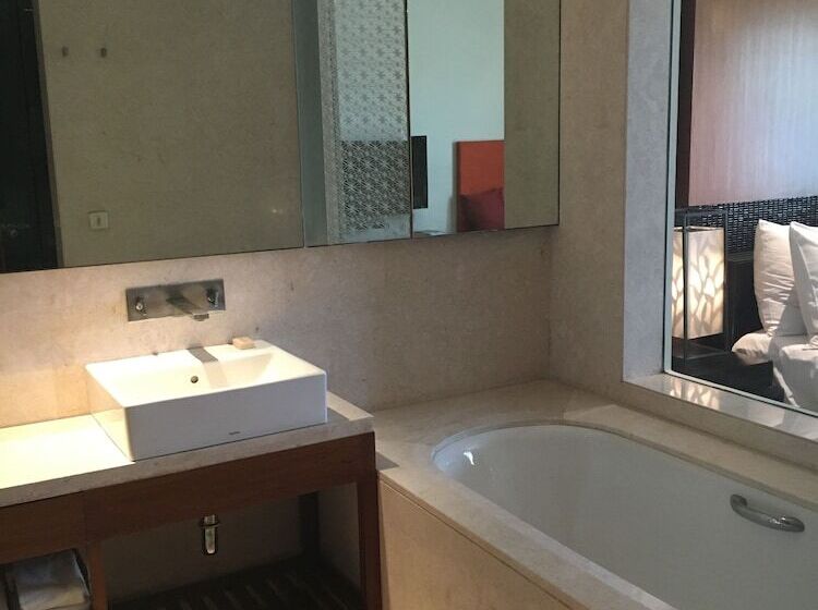 Номер Премиум, Vivanta Surajkund, Ncr