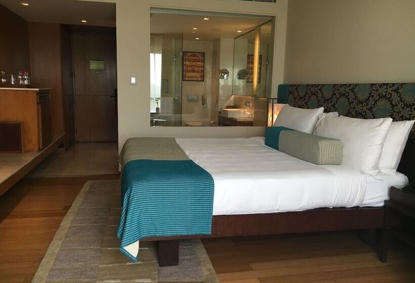 Premium Szoba, Vivanta Surajkund, Ncr