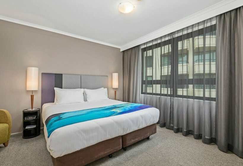 标准工作室, Mantra Parramatta