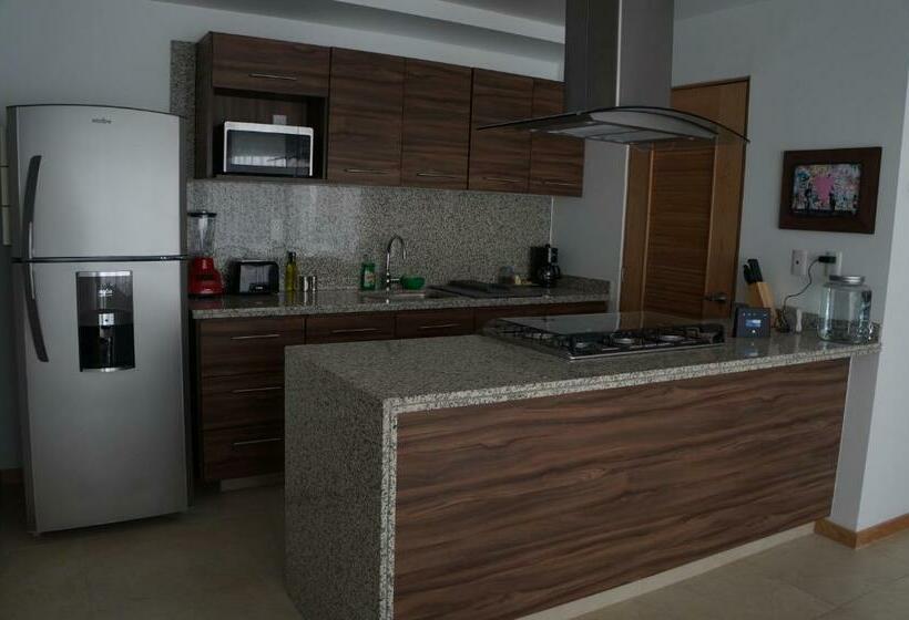 آپارتمان 2 خوابه, Metropolitan Suites
