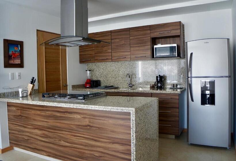 آپارتمان 2 خوابه, Metropolitan Suites