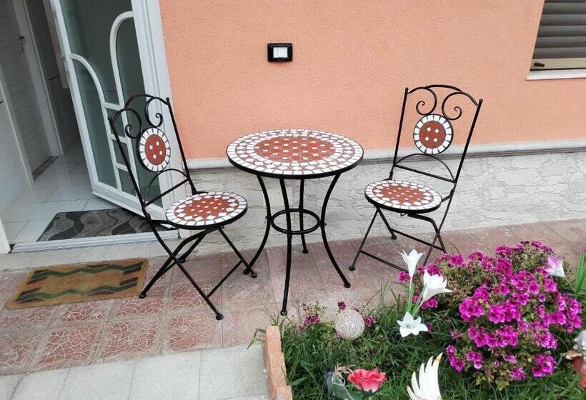 آپارتمان 1 خوابه همکف, La Romantica