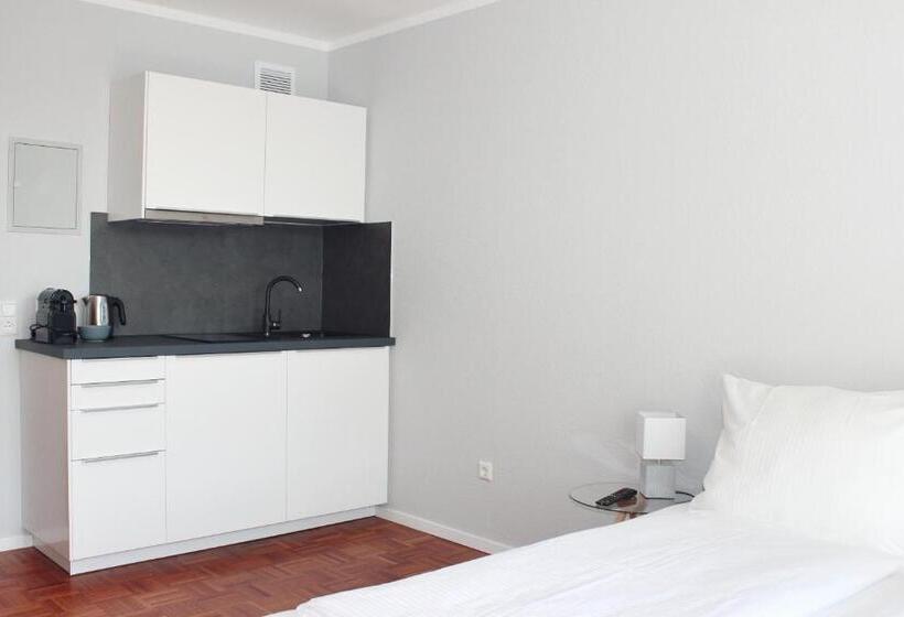 Апартаменты 1 Спальня, Hometown Apartments